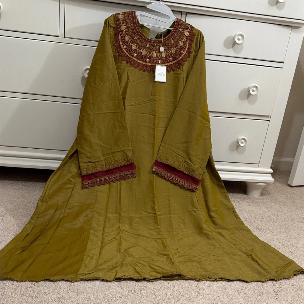 Pakistani Almirah embroidered shirt - Picture 1 of 4